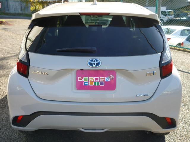 アクア Ｘ　４ＷＤ　トヨタセーフティセンス　ディスプレイオーディオ　Ｂｌｕｅｔｏｏｔｈ接続　バックモニター　ドラレコ前後　プリクラッシュ　ＡＣ１００Ｖ　ＬＥＤライト　オートエアコン　禁煙車（5枚目）
