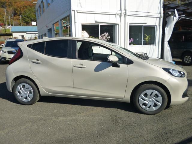 アクア Ｘ　４ＷＤ　トヨタセーフティセンス　ディスプレイオーディオ　Ｂｌｕｅｔｏｏｔｈ接続　バックモニター　ドラレコ前後　プリクラッシュ　ＡＣ１００Ｖ　ＬＥＤライト　オートエアコン　禁煙車（8枚目）