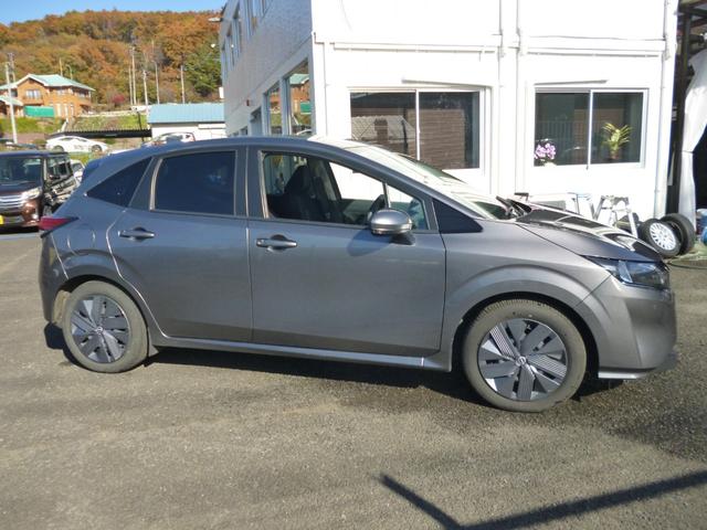 ノート X FOUR 4WD 社外ナビ Bluetooth接続 フロント席シートヒーター ドラレコ オートエアコン スマートキー アイドリングストップ ETC 禁煙車(8枚目)