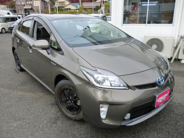 プリウス Ｓ　後期モデル　社外ナビ　フルセグＴＶ　バックモニター　Ｂｌｕｅｔｏｏｔｈ接続　レザーシート　ビルトインＥＴＣ　ＨＩＤライト（2枚目）