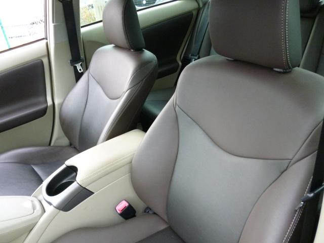 プリウス Ｓ　後期モデル　社外ナビ　フルセグＴＶ　バックモニター　Ｂｌｕｅｔｏｏｔｈ接続　レザーシート　ビルトインＥＴＣ　ＨＩＤライト（22枚目）