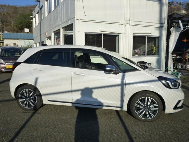 フィット e:HEVリュクス ホンダセンシング 純正ナビ フルセグTV Bluetooth接続 バックモニター 純正ドラレコ前後 シートヒーター クリアランスソナー LEDライト フォグ(8枚目)