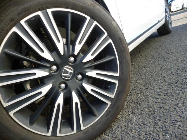 フィット e:HEVリュクス ホンダセンシング 純正ナビ フルセグTV Bluetooth接続 バックモニター 純正ドラレコ前後 シートヒーター クリアランスソナー LEDライト フォグ(9枚目)