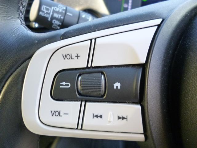 フィット e:HEVリュクス ホンダセンシング 純正ナビ フルセグTV Bluetooth接続 バックモニター 純正ドラレコ前後 シートヒーター クリアランスソナー LEDライト フォグ(19枚目)