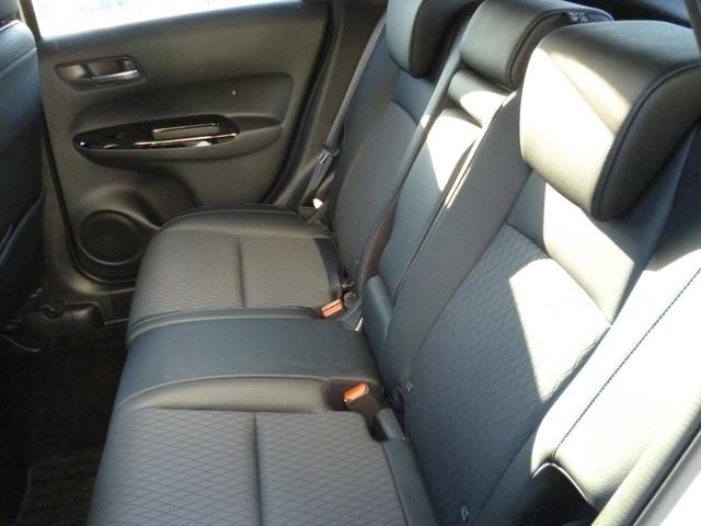 フィット e:HEVリュクス ホンダセンシング 純正ナビ フルセグTV Bluetooth接続 バックモニター 純正ドラレコ前後 シートヒーター クリアランスソナー LEDライト フォグ(28枚目)