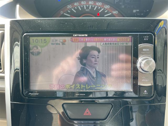 タント X 4WD 電動スライドドア ナビ TV オートライト スマートキー アイドリングストップ 電動格納ミラー シートヒーター CVT 盗難防止システム ABS ESC CD USB(3枚目)