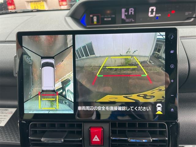 全周囲や後方確認に便利で安全な全方位型モニターとバックカメラも装備しています。