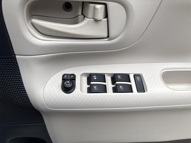 ムーヴキャンバス Ｘ　ＳＡＩＩＩ　４ＷＤ　ＥＴＣ　バックカメラ　両側電動スライドドア　ナビ　ＴＶ　衝突被害軽減システム　オートマチックハイビーム　スマートキー　アイドリングストップ　電動格納ミラー　ベンチシート　ＣＶＴ（11枚目）