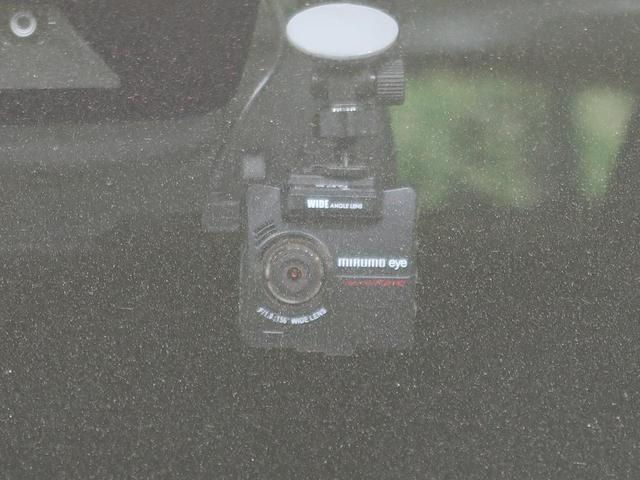 プリウス Ａ　４ＷＤ　禁煙車　セーフティセンスＰ　純正ＳＤナビ　レーダークルーズコントロール　バックカメラ　ＥＴＣ　Ｂｌｕｅｔｏｏｔｈ　フルセグ　ドライブレコーダー　ＬＥＤヘッドライト　ＬＥＤフォグライト（8枚目）