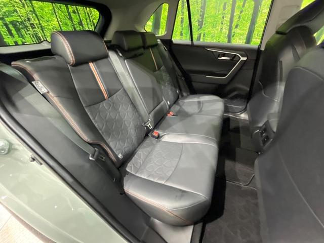 ＲＡＶ４ アドベンチャー　４ＷＤ　純正９型ディスプレイオーディオ　ナビキット　セーフティセンス　レーダークルーズ　クリアランスソナー　ＬＥＤヘッドライト　オートライト　スマートキー　パワーシート　純正１９インチＡＷ　ＥＴＣ（9枚目）