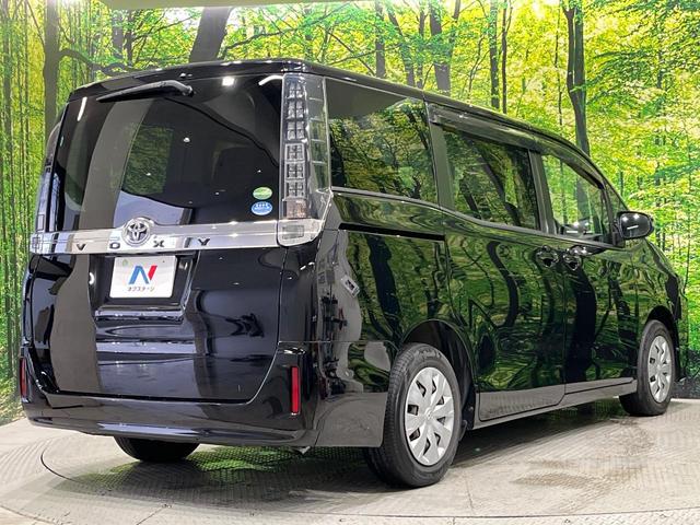 ヴォクシー Ｘ　７人乗　純正ナビ　後席モニター　寒冷地仕様　フルセグ　バックカメラ　片側電動ドア　ドラレコ　ＥＴＣ　ＬＥＤヘッドライト　オートライト　ダブルオートエアコン　アイドリングストップ　電動格納ドアミラー（17枚目）