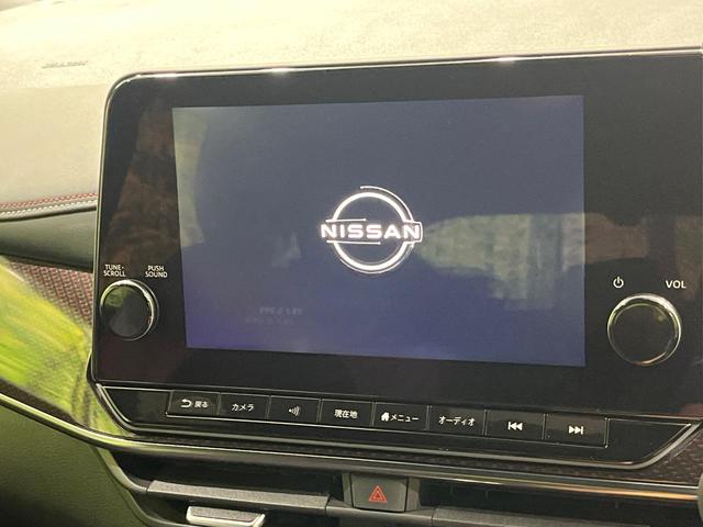 オーラ ニスモ　純正９型コネクトナビ　全周囲カメラ　プロパイロット　寒冷地仕様　ブラインドスポットモニター　デジタルインナーミラー　ＬＥＤヘッド　シートヒーター　ステアリングヒーター　ワイヤレス充電　インテリキー（3枚目）