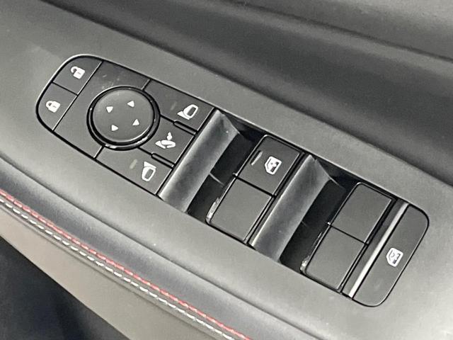 オーラ ニスモ　純正９型コネクトナビ　全周囲カメラ　プロパイロット　寒冷地仕様　ブラインドスポットモニター　デジタルインナーミラー　ＬＥＤヘッド　シートヒーター　ステアリングヒーター　ワイヤレス充電　インテリキー（43枚目）