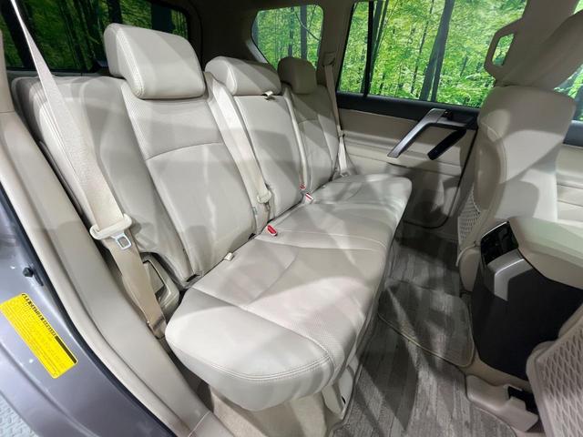 ランドクルーザープラド ＴＸ　Ｌパッケージ　後期　Ｔコネクト９型メーカーナビ　全周囲カメラ　１４スピーカー　アップルカープレイ　ベージュ革　ベンチレーション　シートヒーター　パワーシート　セーフティセンス　レーダークルーズ　ＬＥＤヘッド　禁煙車（9枚目）