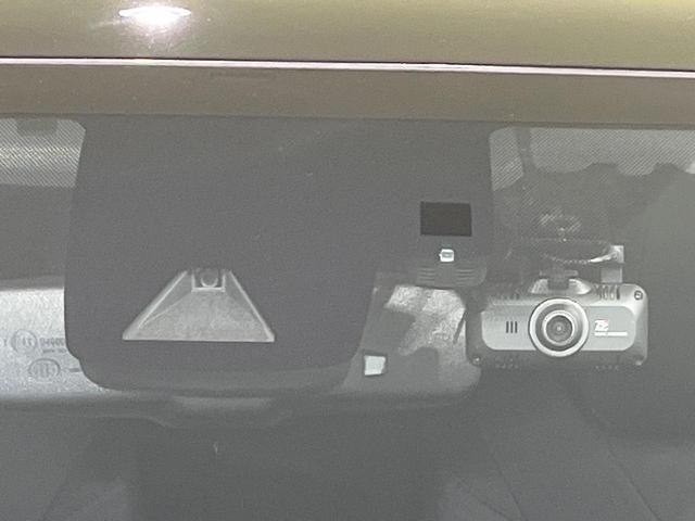 プリウス Ａツーリングセレクション・ブラックエディション　後期　純正８型ディスプレイオーティオ　全周囲カメラ　寒冷地仕様　セーフティセンス　レーダークルーズ　ブラインドスポットモニター　クリアランスソナー　黒合皮シート　パワーシート　シートヒーター　禁煙車（6枚目）