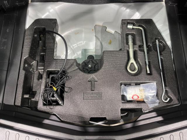 ノート X 後期 純正SDナビ エマージェンシーブレーキ アイドリングストップ インテリキー オートライト シートリフター ステアリングスイッチ プライバシーガラス 電動格納ミラー エアコン 車線逸脱警報 禁煙車(39枚目)