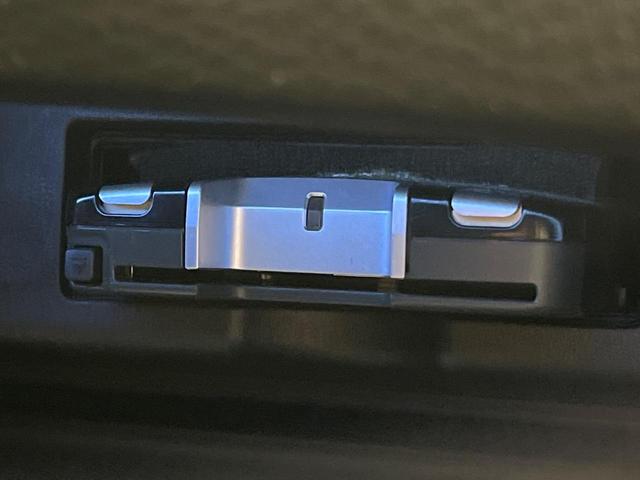 ハリアー エレガンス 純正フルエアロ 黒内装 純正ナビ フルセグ バックカメラ LEDヘッド オートライト スマートキー アイドリングストップ 黒合皮ファブリックシート パワーシート ウッド革コンビステアリング ETC(7枚目)