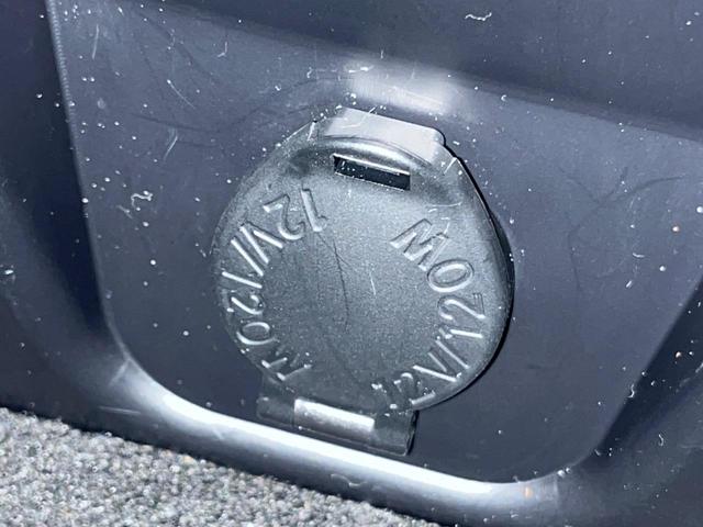 ハリアー エレガンス 純正フルエアロ 黒内装 純正ナビ フルセグ バックカメラ LEDヘッド オートライト スマートキー アイドリングストップ 黒合皮ファブリックシート パワーシート ウッド革コンビステアリング ETC(28枚目)