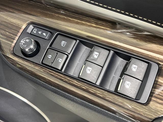 ハリアー エレガンス 純正フルエアロ 黒内装 純正ナビ フルセグ バックカメラ LEDヘッド オートライト スマートキー アイドリングストップ 黒合皮ファブリックシート パワーシート ウッド革コンビステアリング ETC(37枚目)