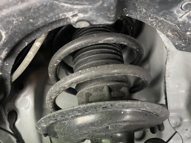 アクア Sスタイルブラック 後期 純正SDナビ バックカメラ セーフティセンス クリアランスソナー パーキングサポートブレーキ スマートキー ドラレコ ETC アームレスト オートライト シートリフター オートエアコン 禁煙車(20枚目)