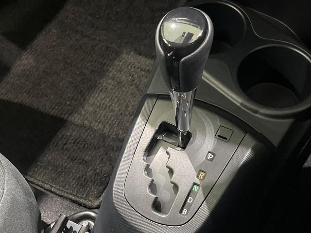 アクア Sスタイルブラック 後期 純正SDナビ バックカメラ セーフティセンス クリアランスソナー パーキングサポートブレーキ スマートキー ドラレコ ETC アームレスト オートライト シートリフター オートエアコン 禁煙車(24枚目)