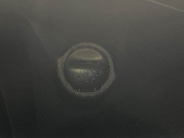 アクア Sスタイルブラック 後期 純正SDナビ バックカメラ セーフティセンス クリアランスソナー パーキングサポートブレーキ スマートキー ドラレコ ETC アームレスト オートライト シートリフター オートエアコン 禁煙車(31枚目)