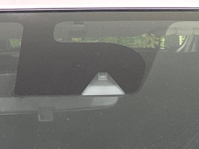 ノート e-パワー X SDナビ バックカメラ エマージェンシーブレーキ 車線逸脱警報 オートライト インテリキー ETC オートエアコン シートリフター プライバシーガラス 電動格納ドアミラー コーナーセンサー 禁煙車(5枚目)