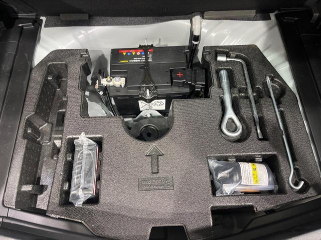 ノート e-パワー X SDナビ バックカメラ エマージェンシーブレーキ 車線逸脱警報 オートライト インテリキー ETC オートエアコン シートリフター プライバシーガラス 電動格納ドアミラー コーナーセンサー 禁煙車(40枚目)