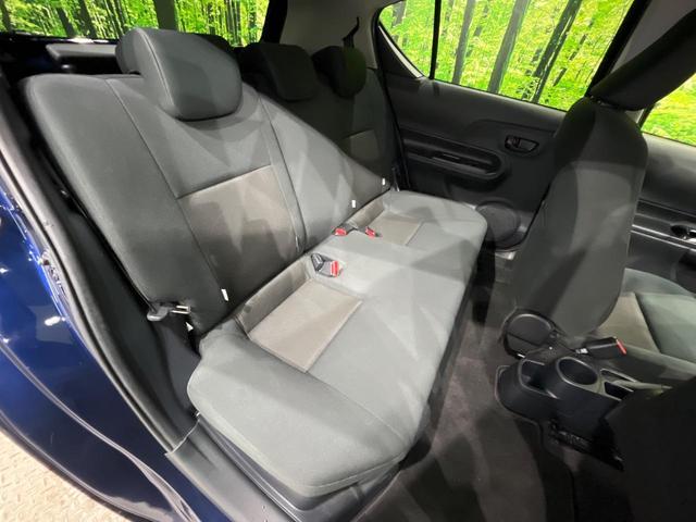 アクア Ｓスタイルブラック　後期　純正ナビ　フルセグ　バックカメラ　セーフティセンス　ＬＥＤヘッド　オートライト　クリアランスソナー　パーキングサポートブレーキ　スマートキー　ドラレコ　ＥＴＣ　アームレスト　黒ファブリックシート（9枚目）