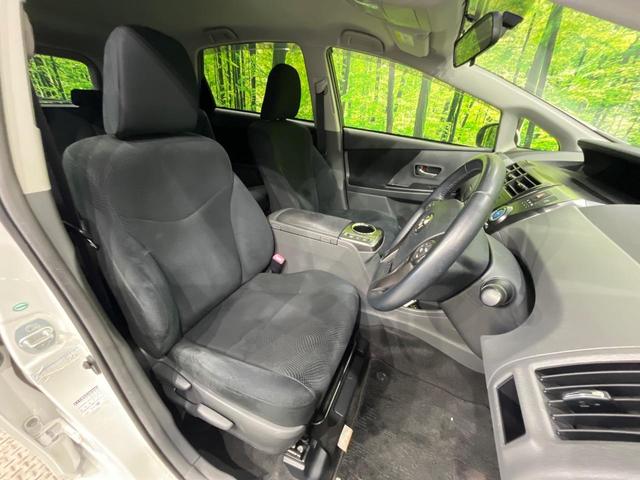 プリウスアルファ Ｓ　チューン　ブラック　純正ナビ　フルセグ　バックカメラ　ＬＥＤヘッド　オートライト　スマートキー　オートエアコン　革巻きステアリング　ステアリングスイッチ　アームレスト　シートリフター　電動格納ドアミラー　禁煙車　ＥＴＣ（8枚目）