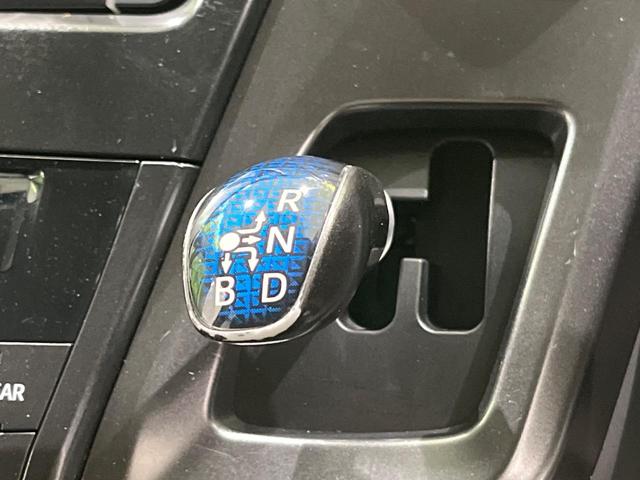 プリウスアルファ Ｓ　チューン　ブラック　純正ナビ　フルセグ　バックカメラ　ＬＥＤヘッド　オートライト　スマートキー　オートエアコン　革巻きステアリング　ステアリングスイッチ　アームレスト　シートリフター　電動格納ドアミラー　禁煙車　ＥＴＣ（24枚目）