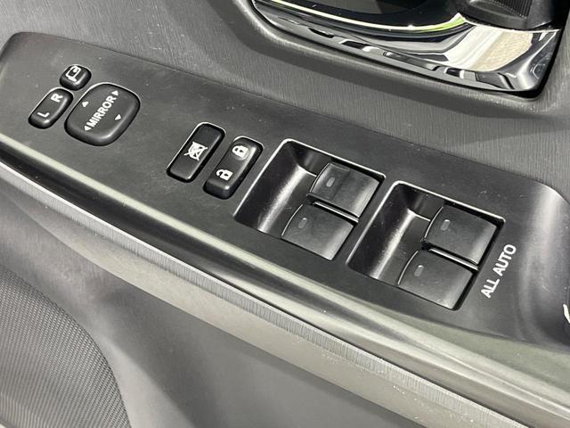 プリウスアルファ Ｓ　チューン　ブラック　純正ナビ　フルセグ　バックカメラ　ＬＥＤヘッド　オートライト　スマートキー　オートエアコン　革巻きステアリング　ステアリングスイッチ　アームレスト　シートリフター　電動格納ドアミラー　禁煙車　ＥＴＣ（36枚目）