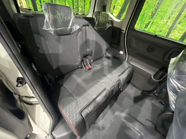 スペーシアギア ハイブリッドＸＺ　届出済未使用車　セーフティサポート　アダプティブクルーズ　両側電動ドア　ＬＥＤヘッドライト　オートライト　シートヒーター　スマートキー　ステアリングヒーター　革巻きステアリング　ルーフレール　禁煙車（9枚目）