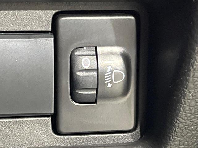 スペーシアギア ハイブリッドＸＺ　届出済未使用車　セーフティサポート　アダプティブクルーズ　両側電動ドア　ＬＥＤヘッドライト　オートライト　シートヒーター　スマートキー　ステアリングヒーター　革巻きステアリング　ルーフレール　禁煙車（35枚目）