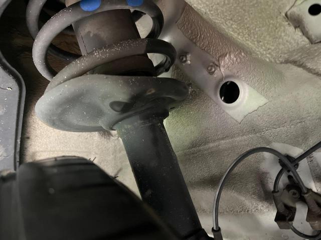 ソリオ Ｓ　両側電動ドア　純正ＣＤオーディオ　バックカメラ　ステアリングスイッチ　６スピーカー　革巻きステアリング　ＨＩＤヘッド　オートライト　スマートキー　オートエアコン　ＥＴＣ　電動ミラー　ウインカーミラー（20枚目）