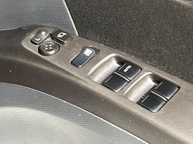 ソリオ Ｓ　両側電動ドア　純正ＣＤオーディオ　バックカメラ　ステアリングスイッチ　６スピーカー　革巻きステアリング　ＨＩＤヘッド　オートライト　スマートキー　オートエアコン　ＥＴＣ　電動ミラー　ウインカーミラー（38枚目）