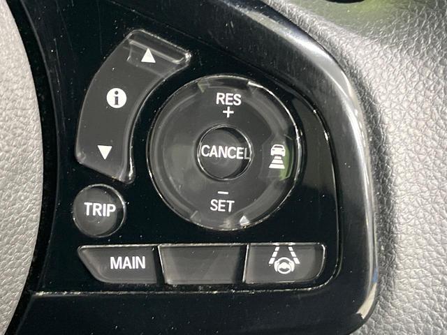 【アダプティブクルーズコントロール】高速道路での長距離走行が楽に！！自動で速度を保つクルーズコントロールが、衝突軽減システムと連携し、前方の車両を感知して車間を保つように速度調節してくれます！！