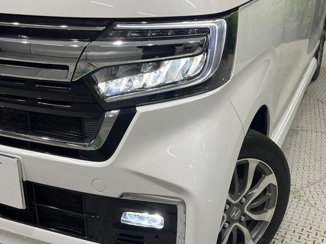 【ＬＥＤヘッドライト】悪天候や夜間走行時も良好な視界を確保し安心して運転できる高輝度ＬＥＤヘッドライトを装備！点灯速度が早く、消費電力も抑えられています。