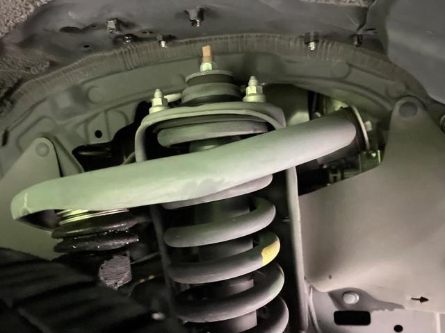 お車を安心してお乗りいただく為には、足回りの定期点検が欠かせません。サービスサポート（有償保証）では無料点検もご提供しており、安心のカーライフをお過ごしいただけるサポート体制が整っています。