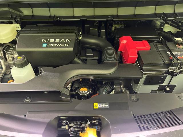 セレナ ｅ－パワー　ハイウェイスターＶ　登録済未使用車　１２．３型コネクトナビ　全周囲カメラ　プロパイロット　セーフティアシスト　ハンズフリー両側電動ドア　ＬＥＤヘッド　インテリキー　ドラレコ　ＥＴＣ　デジタルインナーミラー　ワイヤレス充電（18枚目）