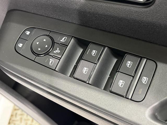 セレナ ｅ－パワー　ハイウェイスターＶ　登録済未使用車　１２．３型コネクトナビ　全周囲カメラ　プロパイロット　セーフティアシスト　ハンズフリー両側電動ドア　ＬＥＤヘッド　インテリキー　ドラレコ　ＥＴＣ　デジタルインナーミラー　ワイヤレス充電（42枚目）