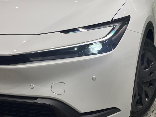 【ＬＥＤヘッドライト】悪天候や夜間走行時も良好な視界を確保し安心して運転できる高輝度ＬＥＤヘッドライトを装備！点灯速度が早く、消費電力も抑えられています。