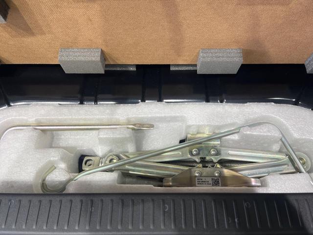 ジムニーノマド ＦＣ　登録済未使用車　４ＷＤ　ＡＴ　セーフティサポート　アダプティブクルーズ　ＬＥＤヘッド　オートライト　スマートキー　シートヒーター　アイドリングストップ　オートエアコン　革巻きステアリング　車線逸脱警報（40枚目）