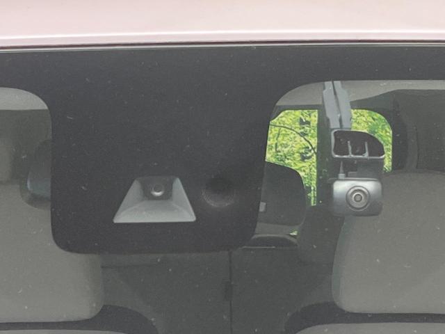 ルークス Ｘ　純正９型ナビ　全周囲カメラ　ハンズフリー片側電動スライド　エマージェンシーブレーキ　インテリキー　オートエアコン　ステアリングスイッチ　６スピーカー　アームレスト付きベンチシート　ハイビームアシスト（4枚目）