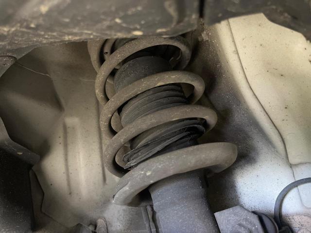 ルークス Ｘ　純正９型ナビ　全周囲カメラ　ハンズフリー片側電動スライド　エマージェンシーブレーキ　インテリキー　オートエアコン　ステアリングスイッチ　６スピーカー　アームレスト付きベンチシート　ハイビームアシスト（20枚目）