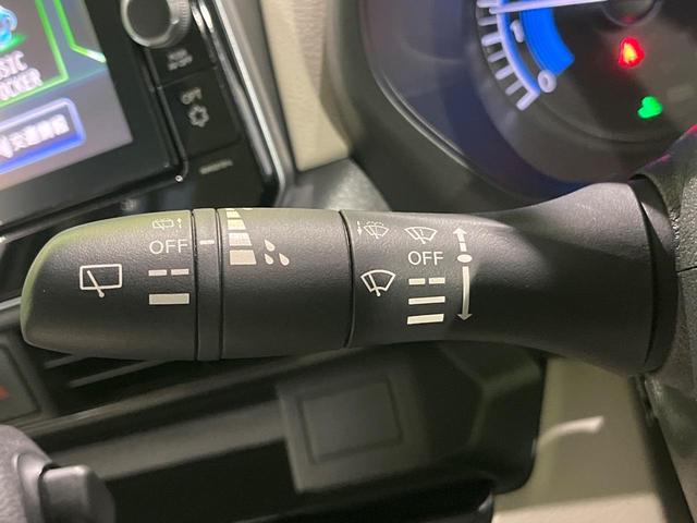 ルークス Ｘ　純正９型ナビ　全周囲カメラ　ハンズフリー片側電動スライド　エマージェンシーブレーキ　インテリキー　オートエアコン　ステアリングスイッチ　６スピーカー　アームレスト付きベンチシート　ハイビームアシスト（31枚目）