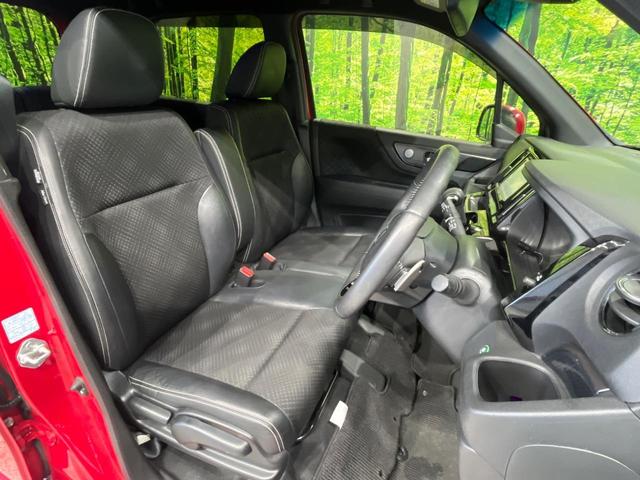 N-WGNカスタム G・ターボパッケージ 衝突軽減 SDナビ フルセグTV バックカメラ クルーズコントロール HIDヘッドライト オートライト スマートキー アイドリングストップ ドラレコ ETC 革巻きステアリング パドルシフト 禁煙車(8枚目)