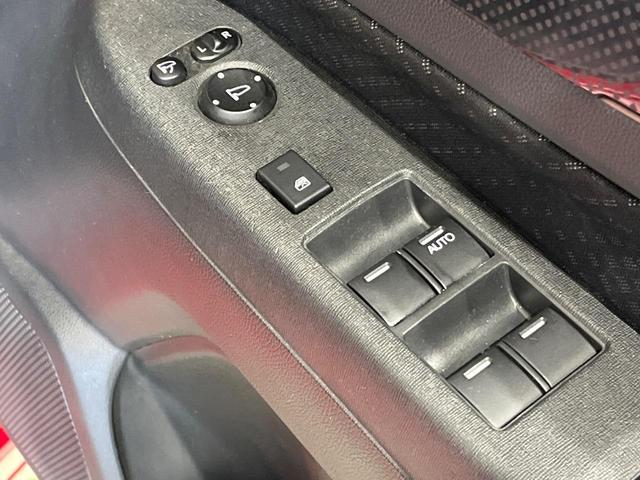 N-WGNカスタム G・ターボパッケージ 衝突軽減 SDナビ フルセグTV バックカメラ クルーズコントロール HIDヘッドライト オートライト スマートキー アイドリングストップ ドラレコ ETC 革巻きステアリング パドルシフト 禁煙車(42枚目)