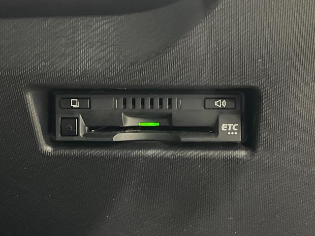 アクア Ｓスタイルブラック　後期　純正ナビＴＶ　バックカメラ　セーフティセンス　クリアランスソナー　パーキングサポートブレーキ　ＬＥＤヘッド　オートライト　スマートキー　ドラレコ　ＥＴＣ　アームレスト　オートエアコン　禁煙車（7枚目）