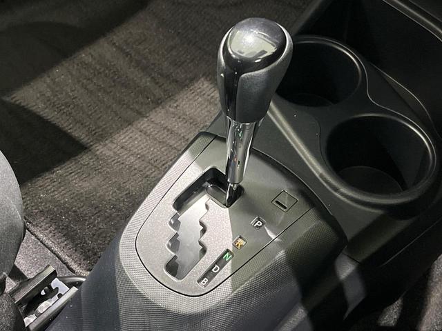 アクア Ｓスタイルブラック　後期　純正ナビＴＶ　バックカメラ　セーフティセンス　クリアランスソナー　パーキングサポートブレーキ　ＬＥＤヘッド　オートライト　スマートキー　ドラレコ　ＥＴＣ　アームレスト　オートエアコン　禁煙車（24枚目）